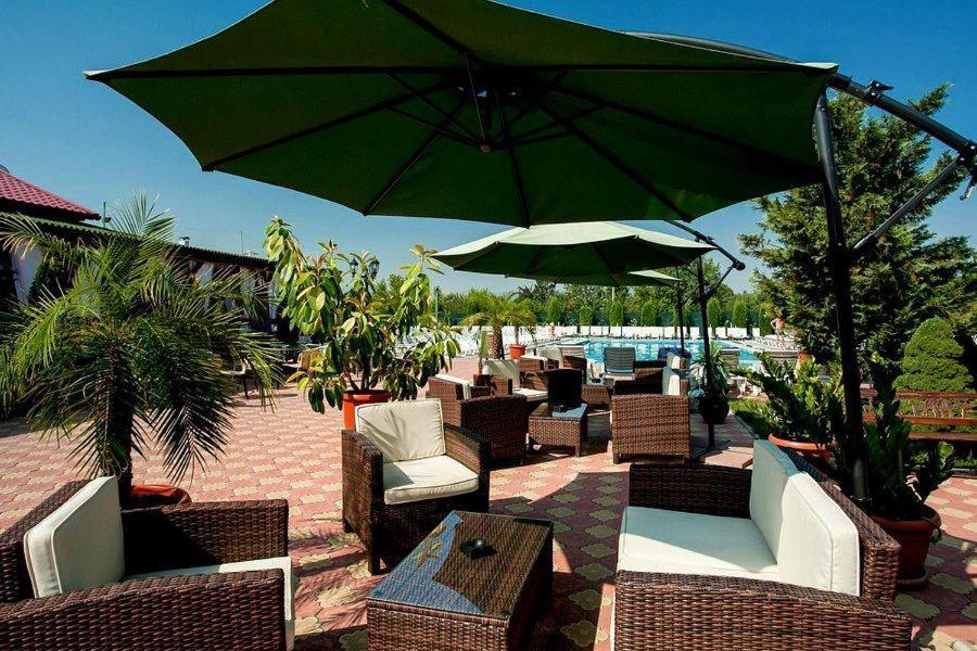 Hotel Levisticum 巴克乌 外观 照片