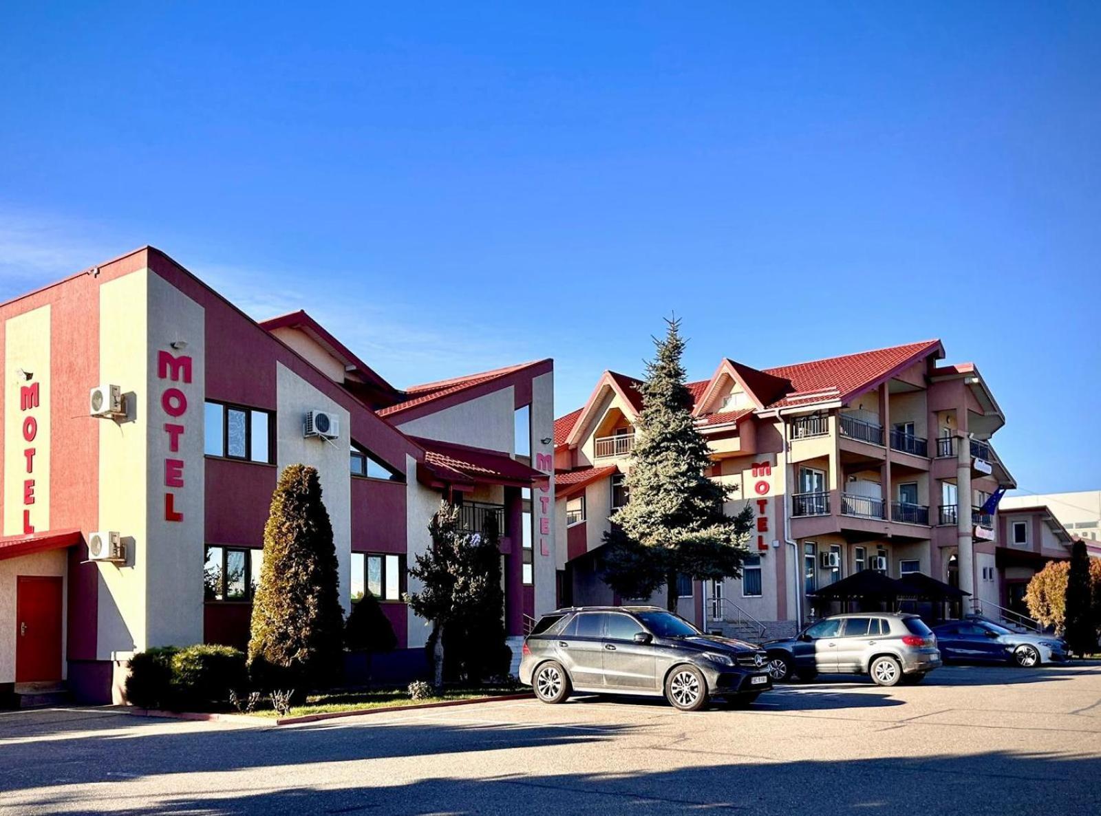 Hotel Levisticum 巴克乌 外观 照片